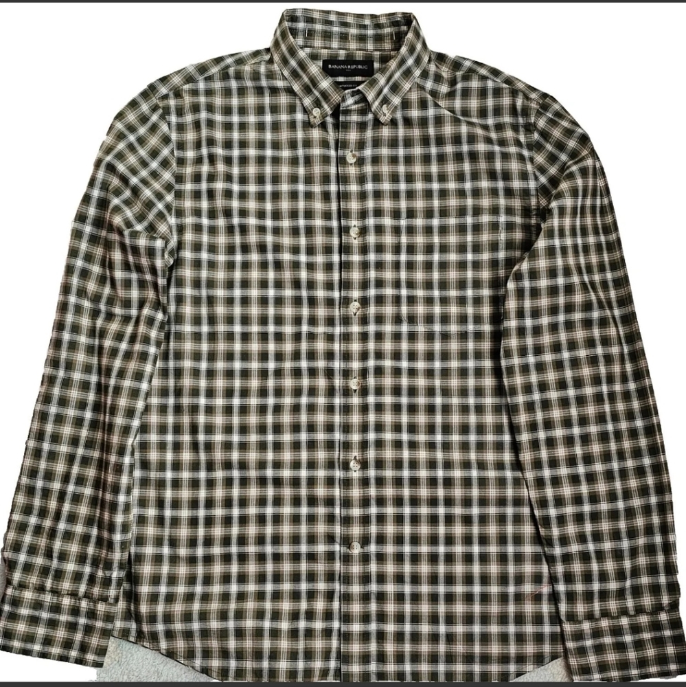 Banana Republic Factory Mens medium shirt